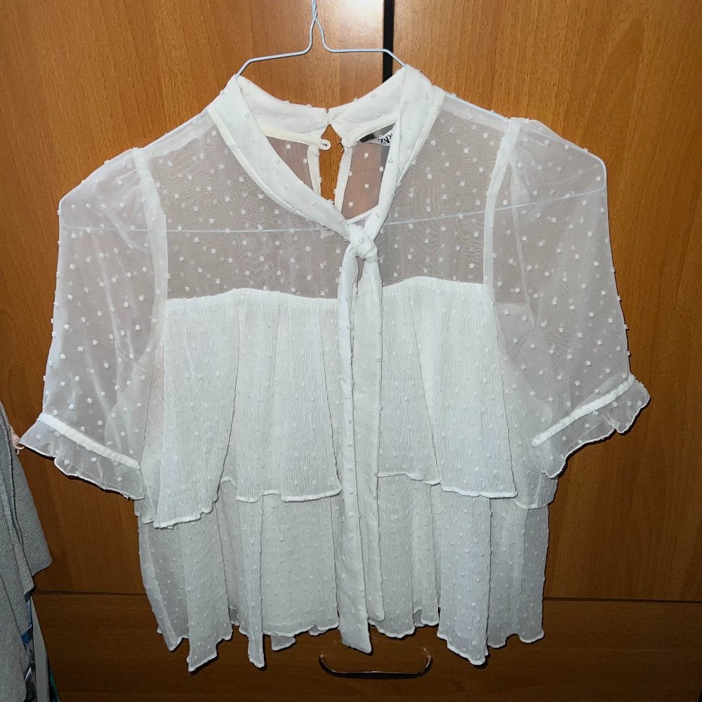 zara size s white top with bow